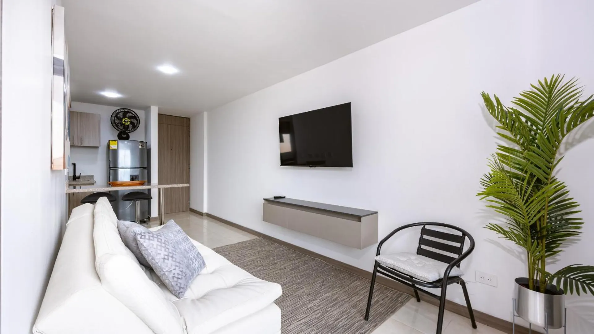 Comodos Apartamentos De 1 Habitacion Con Vista En Laureles Medellin Colombia