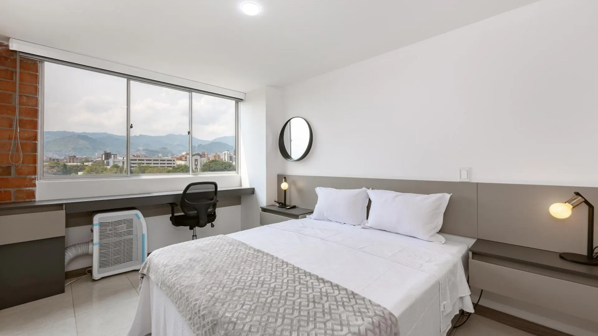 Comodos Apartamentos De 1 Habitacion Con Vista En Laureles Medellin 0*,  Colombia