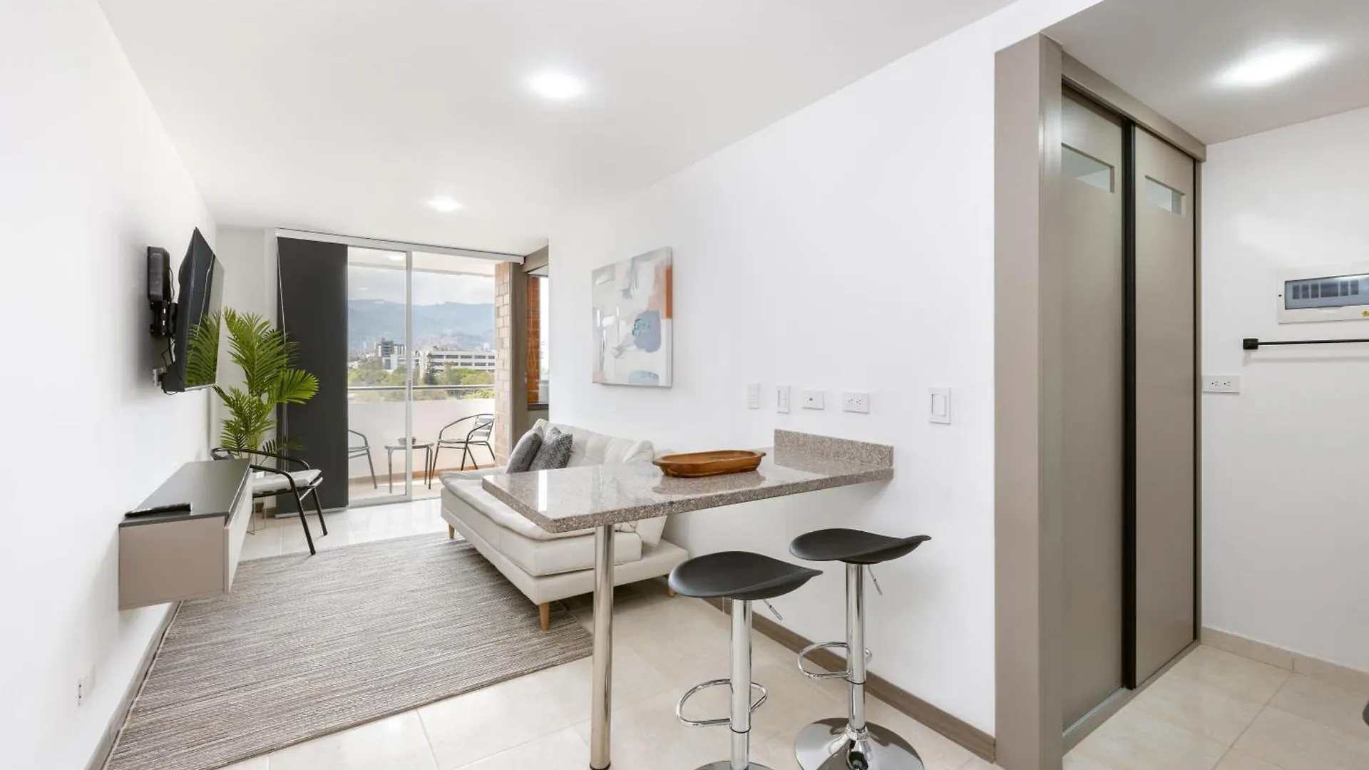 Comodos Apartamentos De 1 Habitacion Con Vista En Laureles Medellin Colombia