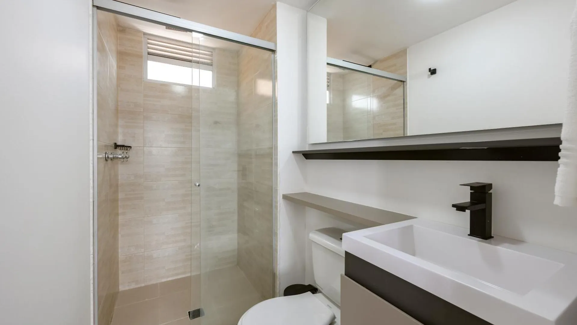 Comodos Apartamentos De 1 Habitacion Con Vista En Laureles Medellin Apartment