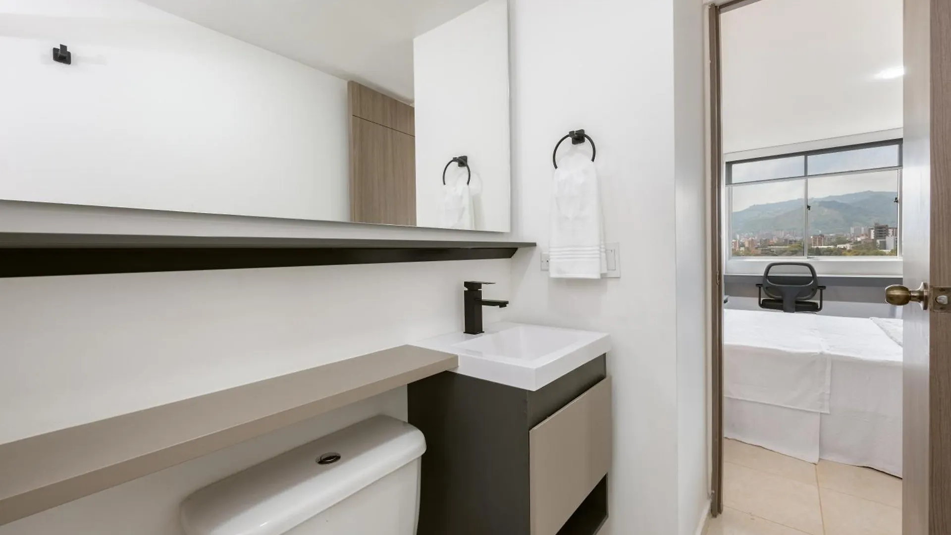 Comodos Apartamentos De 1 Habitacion Con Vista En Laureles Medellin Colombia