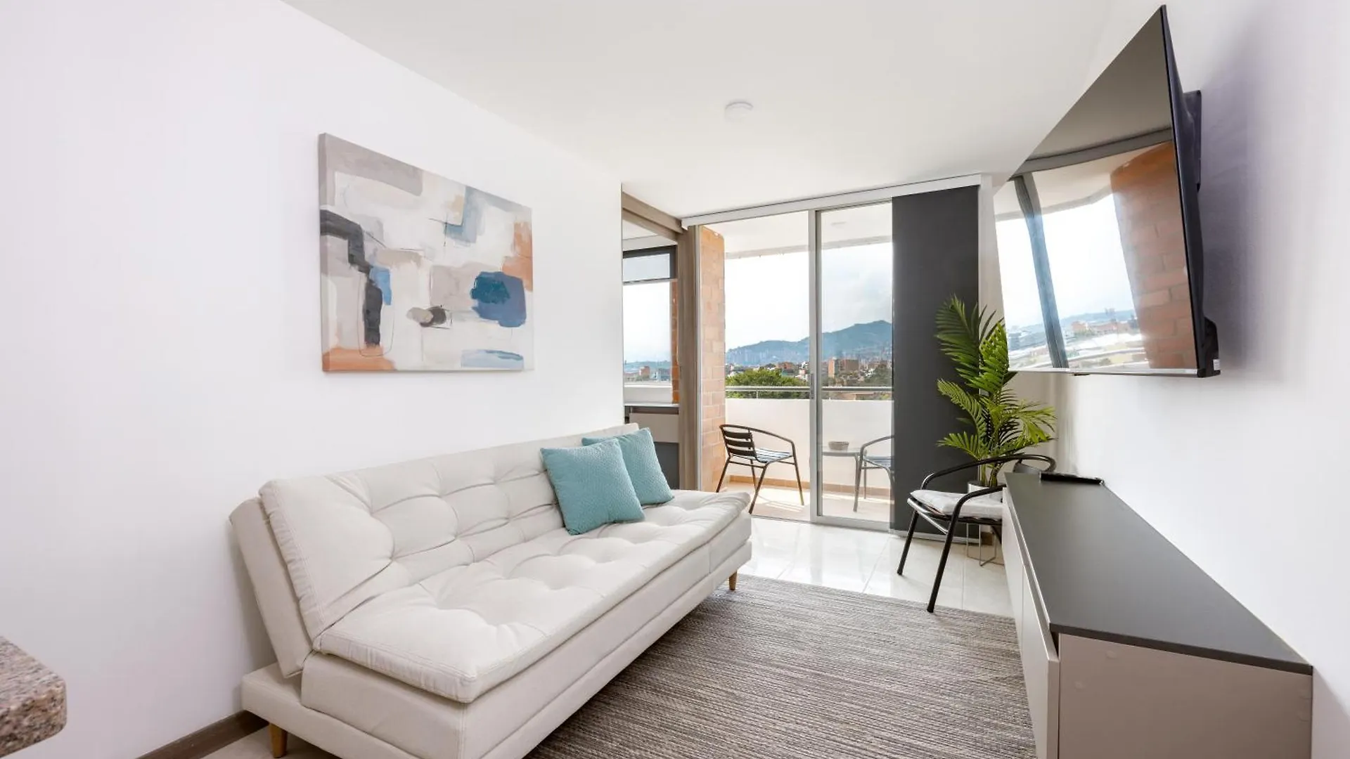 Comodos Apartamentos De 1 Habitacion Con Vista En Laureles Medellin