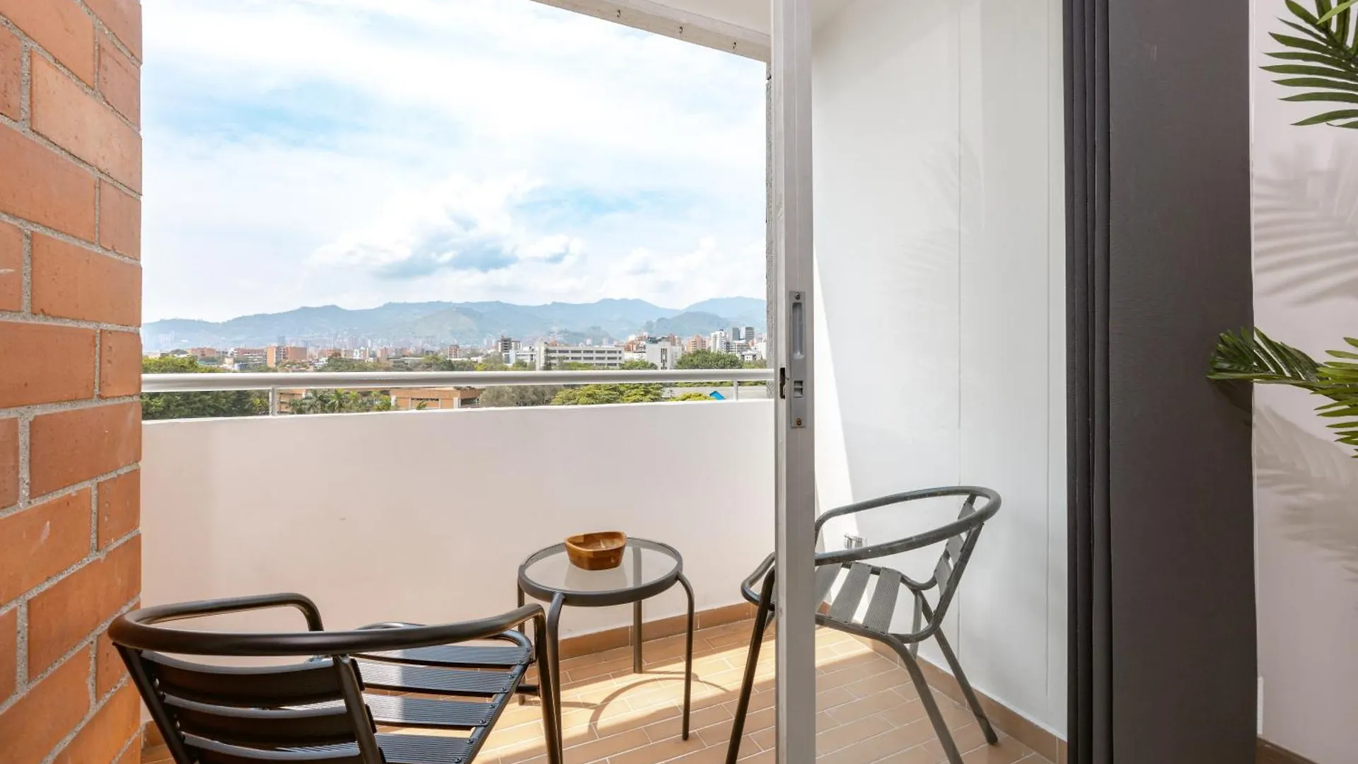 Comodos Apartamentos De 1 Habitacion Con Vista En Laureles Medellin Colombia
