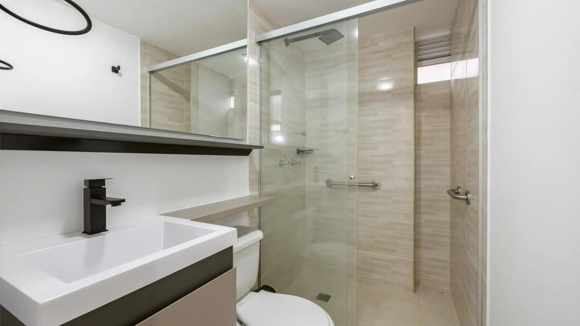 Comodos Apartamentos De 1 Habitacion Con Vista En Laureles Medellin