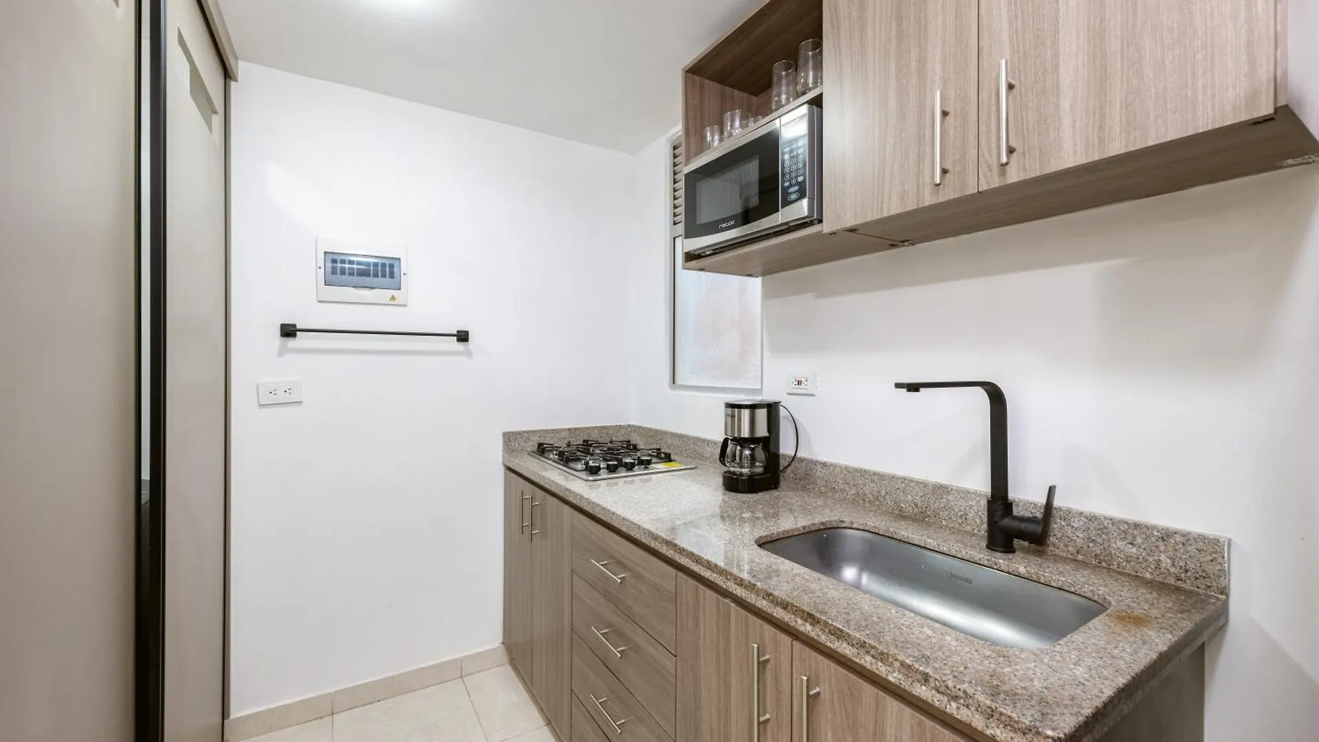Comodos Apartamentos De 1 Habitacion Con Vista En Laureles Medellin 0*,  Colombia