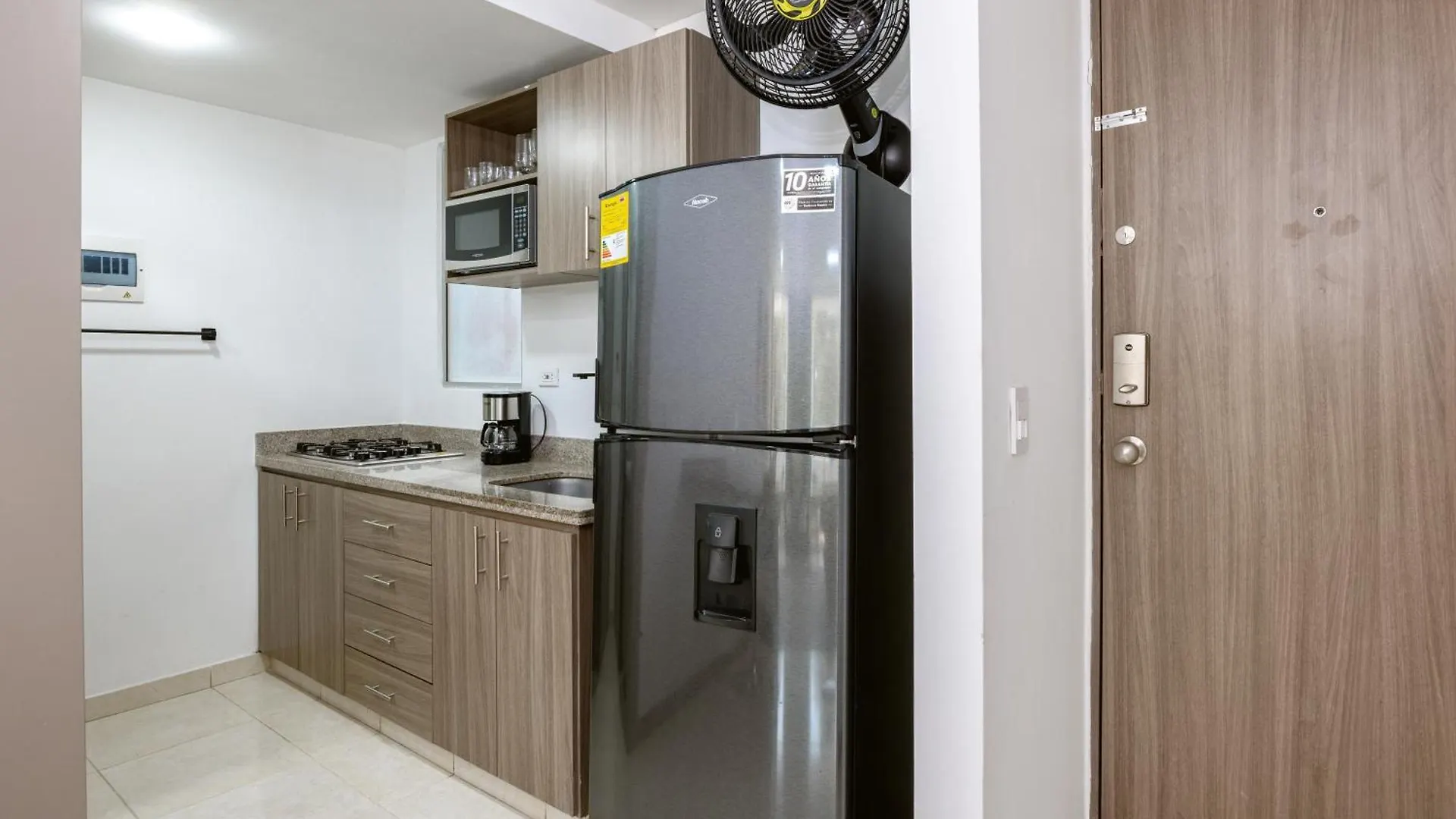 Comodos Apartamentos De 1 Habitacion Con Vista En Laureles Medellin 0*,
