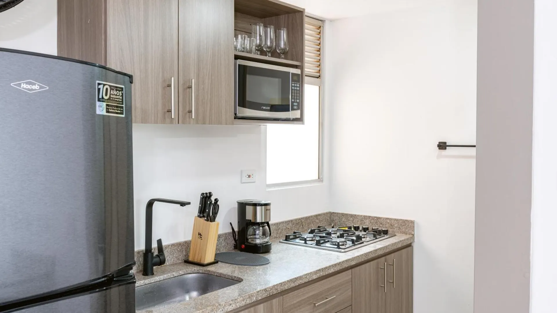 Comodos Apartamentos De 1 Habitacion Con Vista En Laureles Medellín 0*,