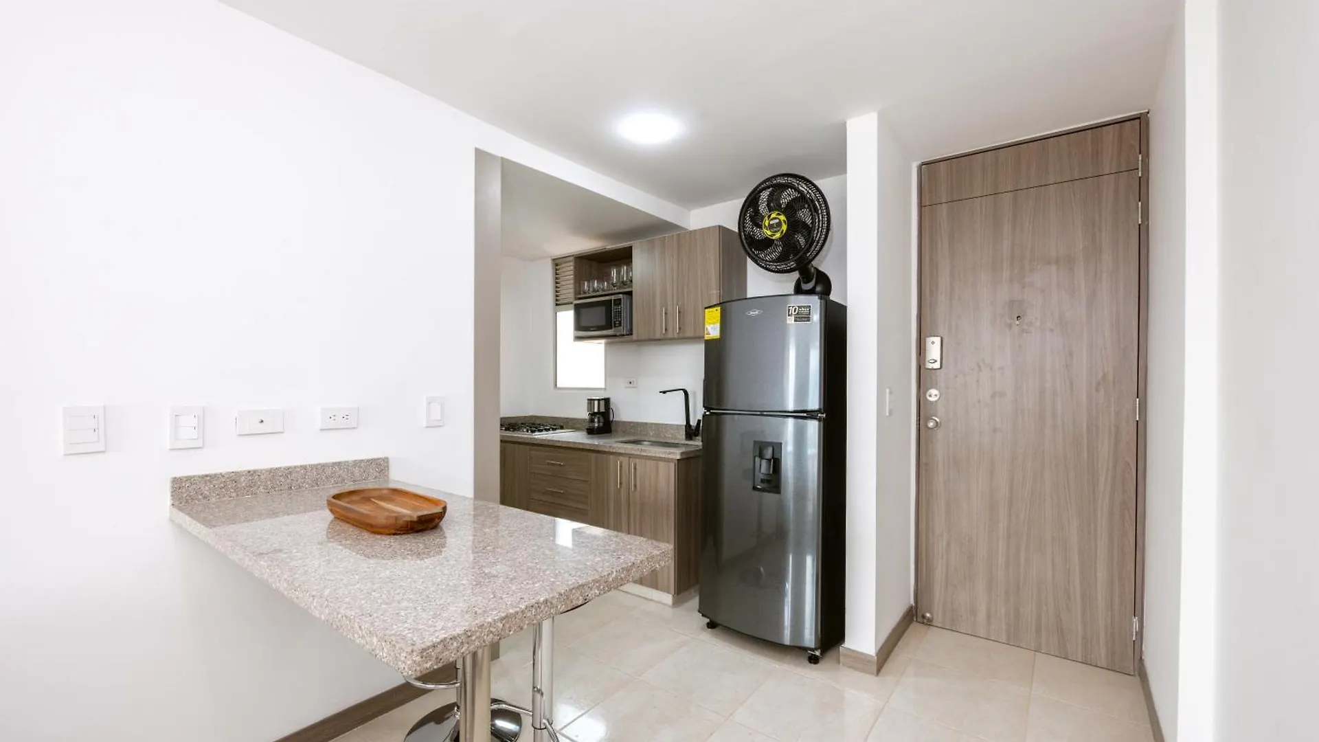 Comodos Apartamentos De 1 Habitacion Con Vista En Laureles Medellín Colombia