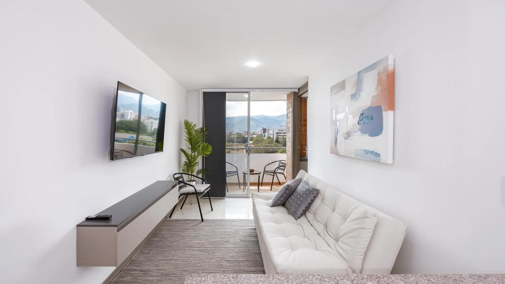 Comodos Apartamentos De 1 Habitacion Con Vista En Laureles Medellin