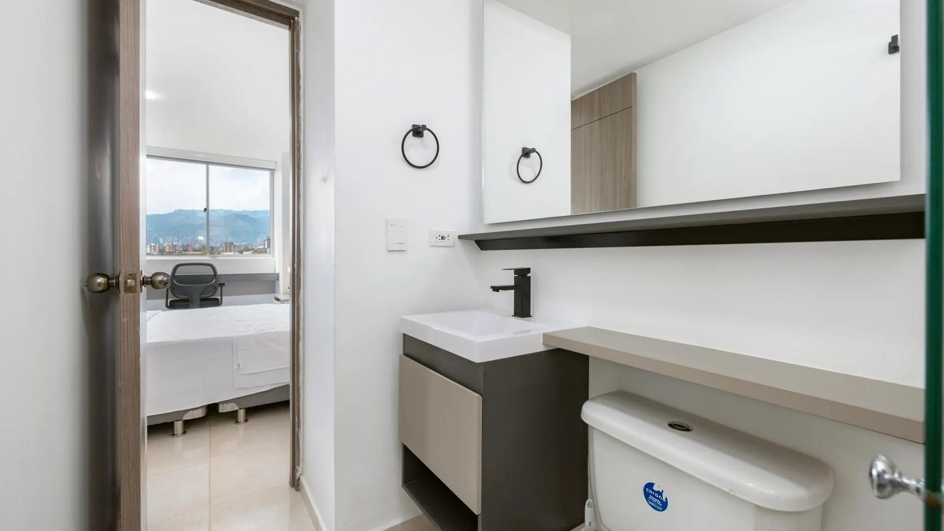 Comodos Apartamentos De 1 Habitacion Con Vista En Laureles Medellin Apartment