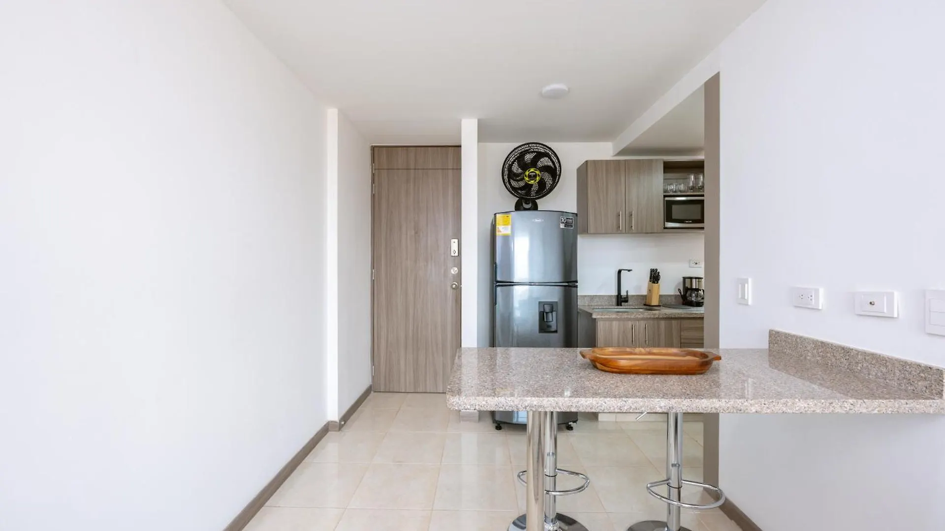 Comodos Apartamentos De 1 Habitacion Con Vista En Laureles Medellin Colombia