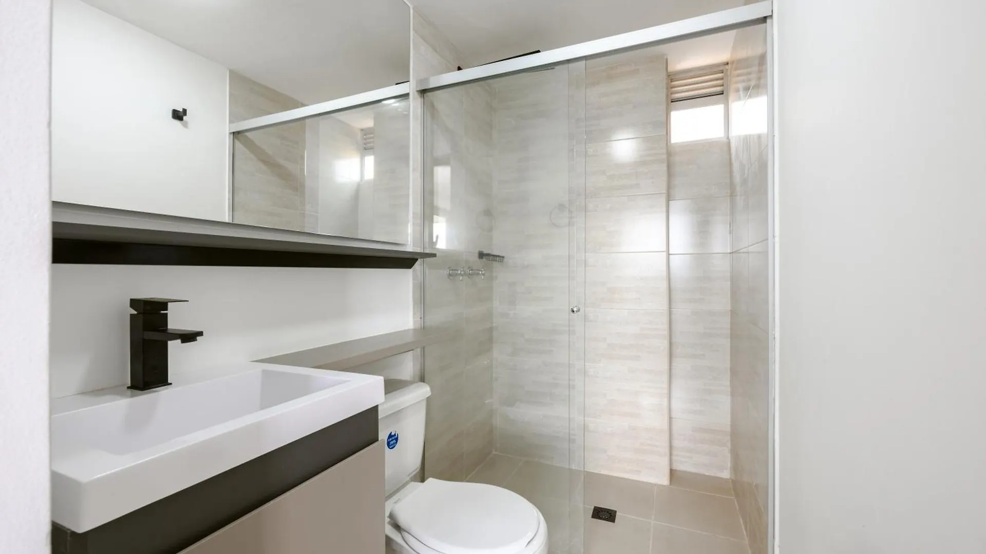 Comodos Apartamentos De 1 Habitacion Con Vista En Laureles 메딜린 0*,